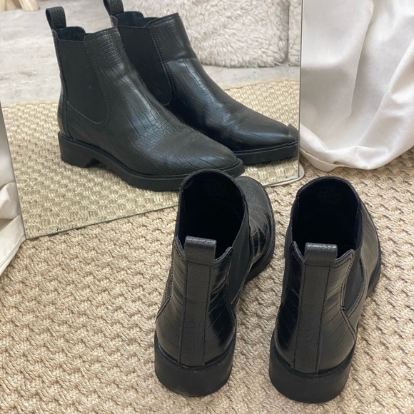 Crocodile Boots Size 7 by Treasure & Bond - Picture 4 of 4